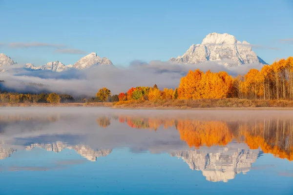 Ein Malerisches Spiegelbild Der Tetonen Herbst Aus Der Ochsenbogenbiegung — Stockfoto