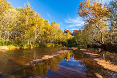 Sedona Arizona yakınlarında katedral kayaların doğal güzellikleri