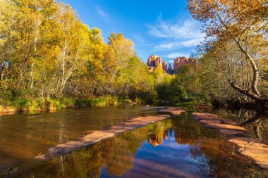 Sedona Arizona yakınlarında katedral kayaların doğal güzellikleri