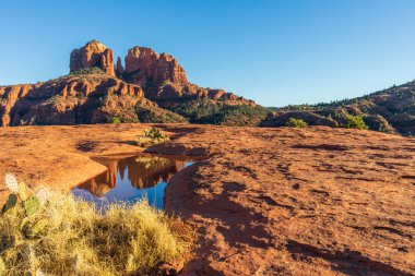Sedona Arizona yakınlarında katedral kayaların doğal güzellikleri