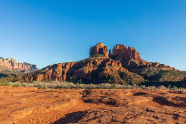 Sedona Arizona yakınlarında katedral kayaların doğal güzellikleri