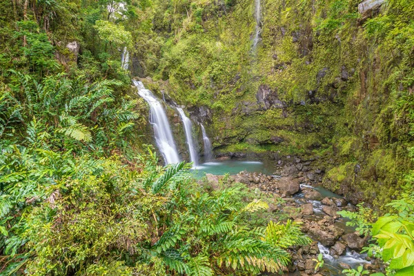 Egy Festői Vízesés Hana Maui Mentén — Stock Fotó