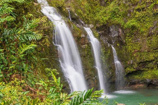 Egy Festői Vízesés Hana Maui Mentén — Stock Fotó