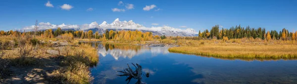 Een Schilderachtig Herfstreflectielandschap Tetons — Stockfoto