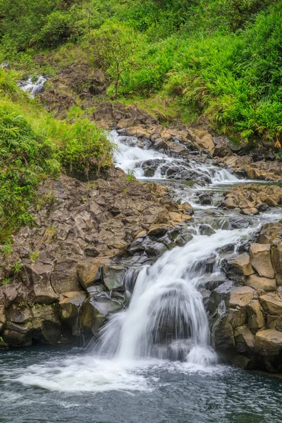 Una Scenografica Cascata Nei Pressi Hana Maui — Foto Stock