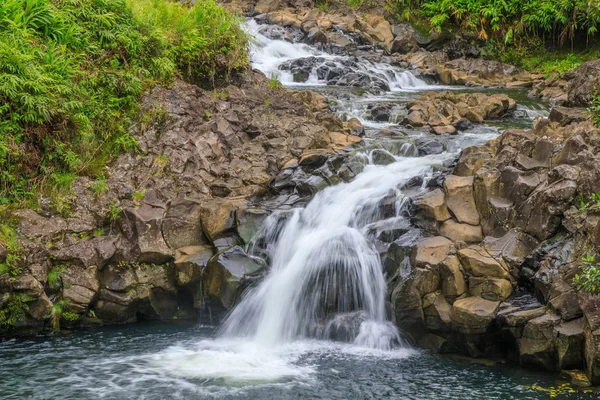 Una Scenografica Cascata Nei Pressi Hana Maui — Foto Stock