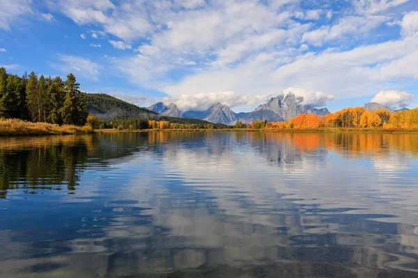 Uma Paisagem Reflexão Cênica Dos Tetons Outono — Fotografia de Stock