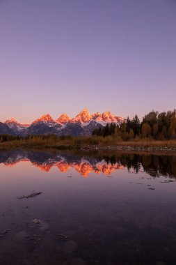 tetons doğal gündoğumu yansımasıdır Güz