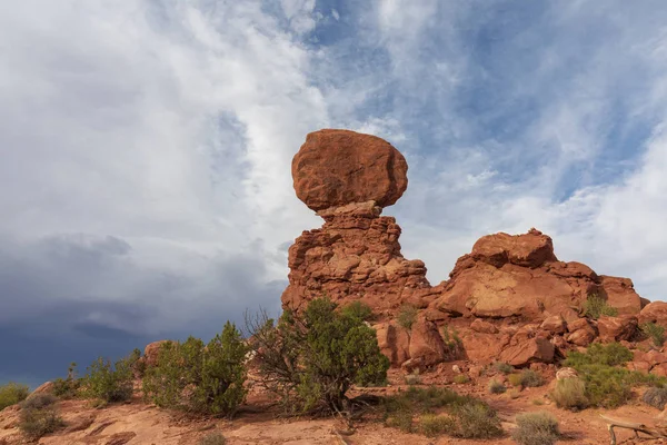 Rocher Équilibré Dans Les Arches Pittoresques Parc National Utah — Photo