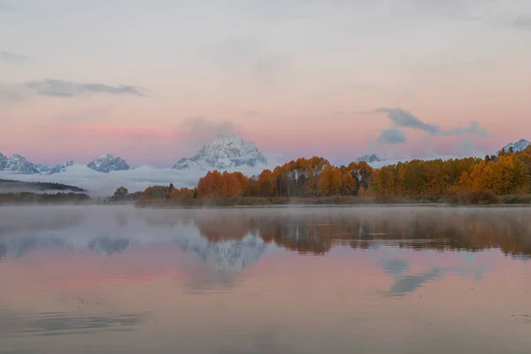 Eine Malerische Sonnenaufgangsreflexion Der Tetonen Herbst — Stockfoto