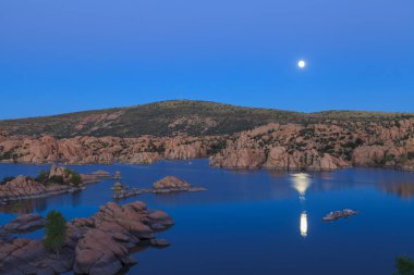 dolunay Prescott Arizona doğal waitron göl üzerinde yükselen üzerinde yükselen