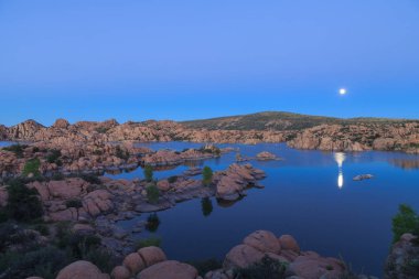 dolunay Prescott Arizona doğal waitron göl üzerinde yükselen üzerinde yükselen