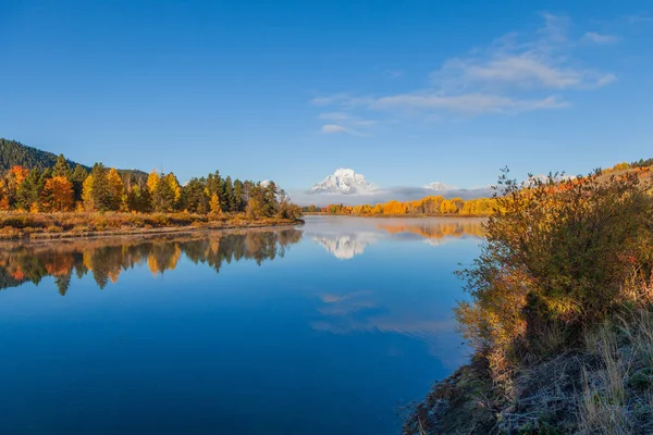 Een Reflectie Van Schilderachtige Landschap Van Tetons Herfst — Stockfoto