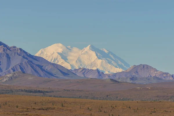 秋のデナリ国立公園アラスカの風光明媚な風景 — ストック写真