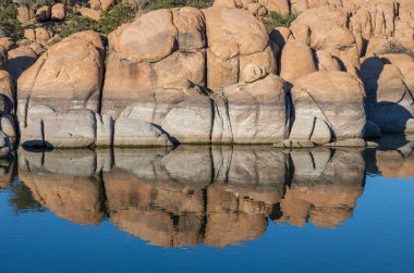 Watson Gölü Prescott Arizona güzel bir sonbahar manzara