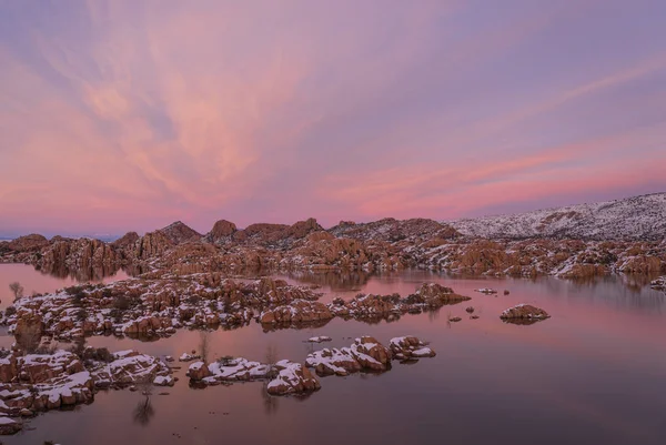 Красочный Закат Уотсон Лейк Прескотт Аризона Зимой — стоковое фото