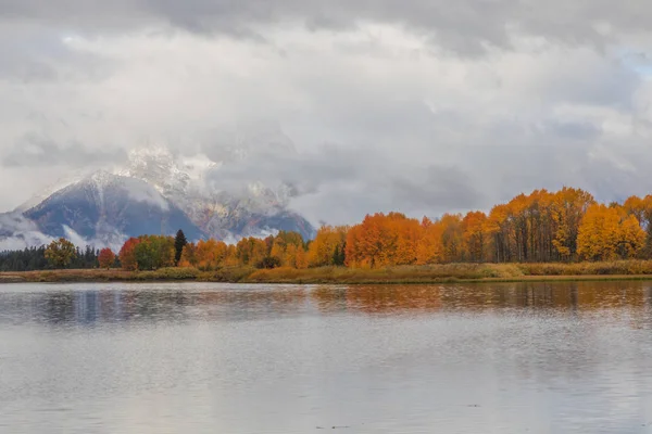 Живописный Пейзаж Титонов Осенью — стоковое фото