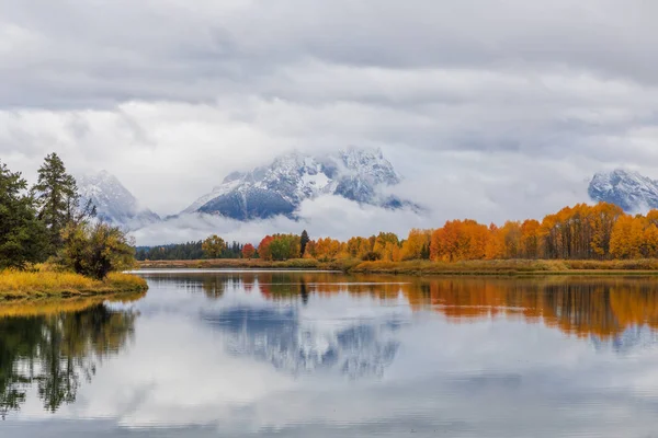 Живописный Пейзаж Титонов Осенью — стоковое фото