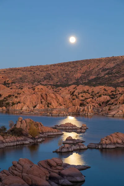 Full Moon Rising Scenic Watson Lake Prescott Arizona — Stock Photo, Image