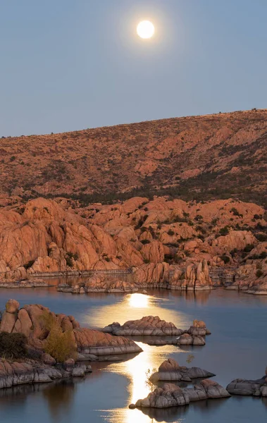 Full Moon Rising Scenic Watson Lake Prescott Arizona — Stock Photo, Image