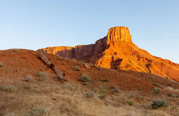 Moab Utah yakınlarındaki Castle Valley 'de manzaralı bir çöl manzarası.
