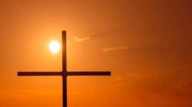 4k. Zaman atlamalı, Güneş, turuncu gökyüzü, Christian Cross.