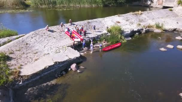 Tiro Aéreo Pessoas Rafting Água Branca — Vídeo de Stock