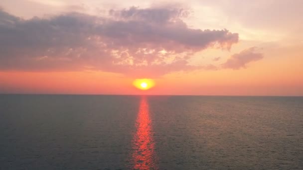 Aérea Vuela Sobre Océano Mar Con Reflexión Solar Paisaje Marino — Vídeos de Stock