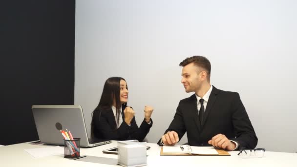 Handsome Businessman Businesswoman Rejoice Good News Laptop Bright Positive Emotions — Stock Video