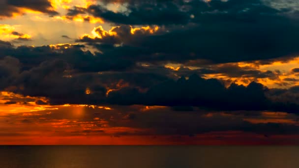 海洋日出景观云 没有鸟的时间间隔 未加工的输出 — 图库视频影像