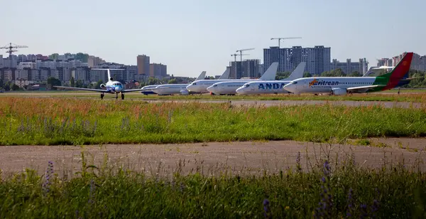 Kyiv Ukraine June 2020 Plane Platform Kyiv Airport Flights Air — Stock Photo, Image