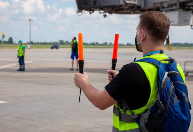 Kyiv, Ukrayna - 23 Haziran 2020: Uçak uluslararası Boryspil havaalanına indi. D terminali. Uzayı kopyala..