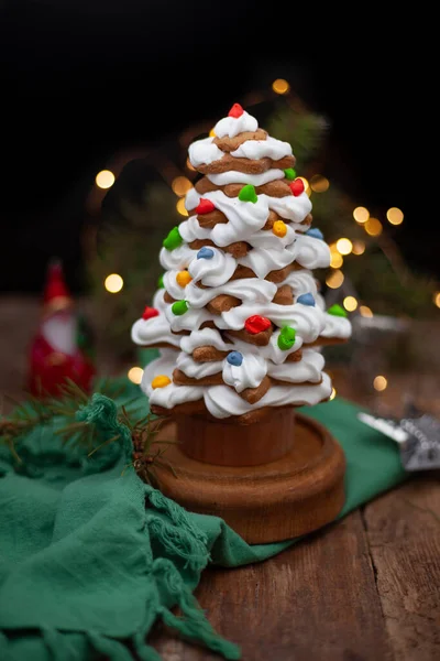 Baked Gingerbread Christmas Tree Wooden Background Close Icing Sugar Snow — Stock Photo, Image