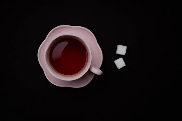 Taza Cerámica Sobre Fondo Negro Taza Rosa Con Negro — Foto de Stock