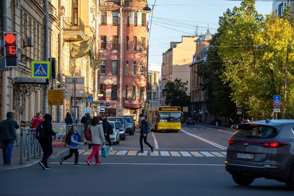 Россия Санкт Петербург Сентября 2020 Фото Городского Пейзажа Транспортом Дома — стоковое фото