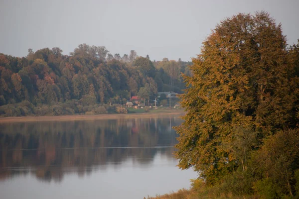 Чудова Картина Річки Осіннього Вечора Захід Сонця Пейзажна Фотографія Росія — стокове фото