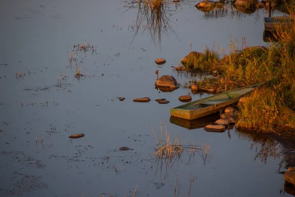 Atmosfäriskt Fotografi Övergivna Båtar Flodstranden Rysslands Karaktär — Stockfoto