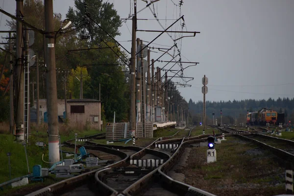 Photo Chemin Fer Chemins Fer Dans Banlieue Prise Dans Soirée — Photo