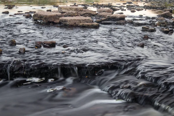 Ett Foto Vattnet Vid Lång Exponering Flod Ryssland — Stockfoto