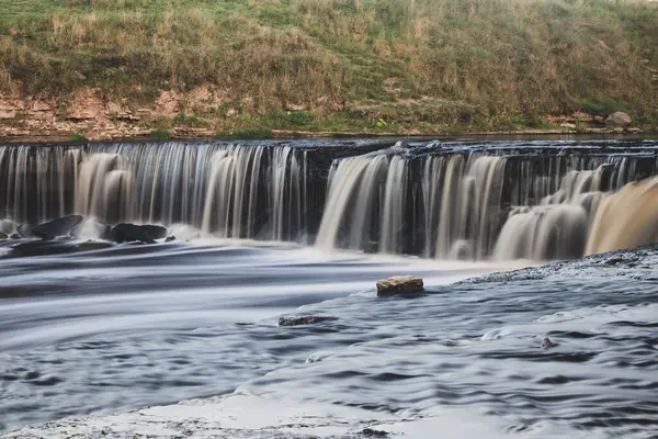 Tosna Falls Ryssland Ett Litet Vattenfall Vid Lång Exponering Vackert — Stockfoto