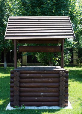 Bahçedeki de ahşap