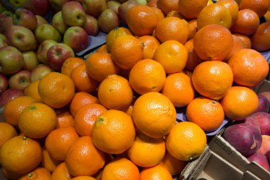 Taze sarı turuncu meyve arka kapatmak