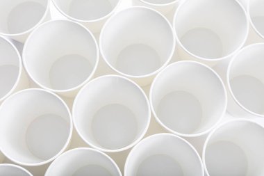 Beyaz Arkaplanda Beyaz Kağıt Kahve Fincanı.