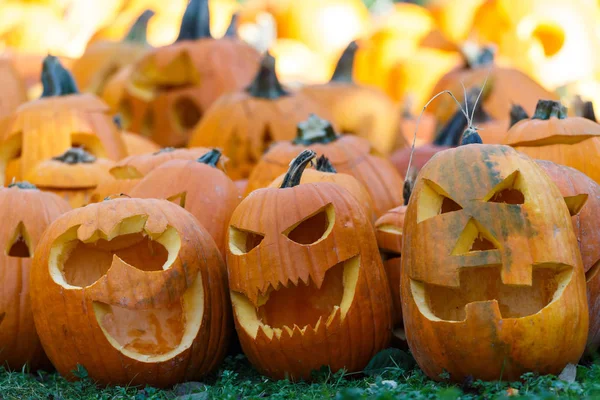 Vyřezávané Oranžové Dýně Halloween Zblízka — Stock fotografie