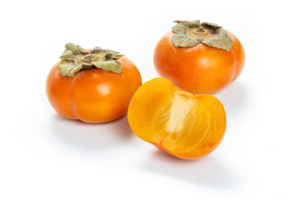 Pomarańczowy Persimmon Białym Tle Bliska — Zdjęcie stockowe