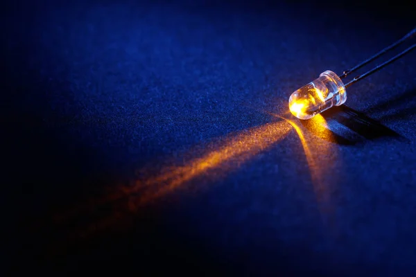 Οδηγημένη Λάμπα Φωτός Έννοια Της Εξοικονόμησης Ενέργειας — Φωτογραφία Αρχείου