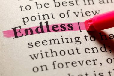 Sahte sözlük, sonsuz kelimesinin sözlük anlamını. anahtar açıklayıcı kelimeler de dahil olmak üzere.