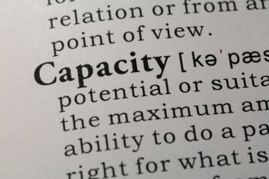 Sahte Sözlük, kelime kapasitesinin sözlük tanımı.