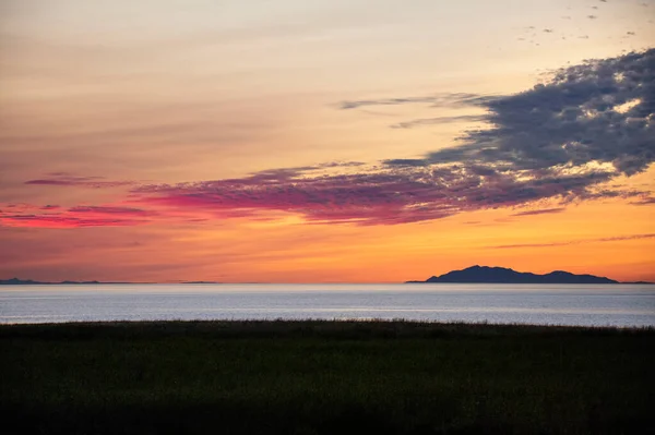 Coucher Soleil Sur Plage Avec Des Nuages Pourpres Richmond Colombie — Photo