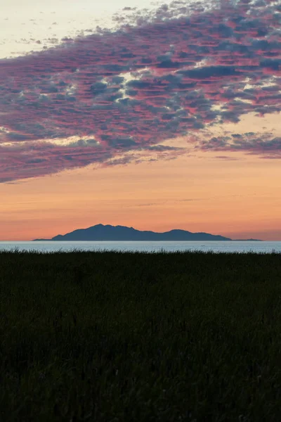Beach Solnedgång Med Crimson Moln Richmond Brittisk Columbia Kanada Stockbild